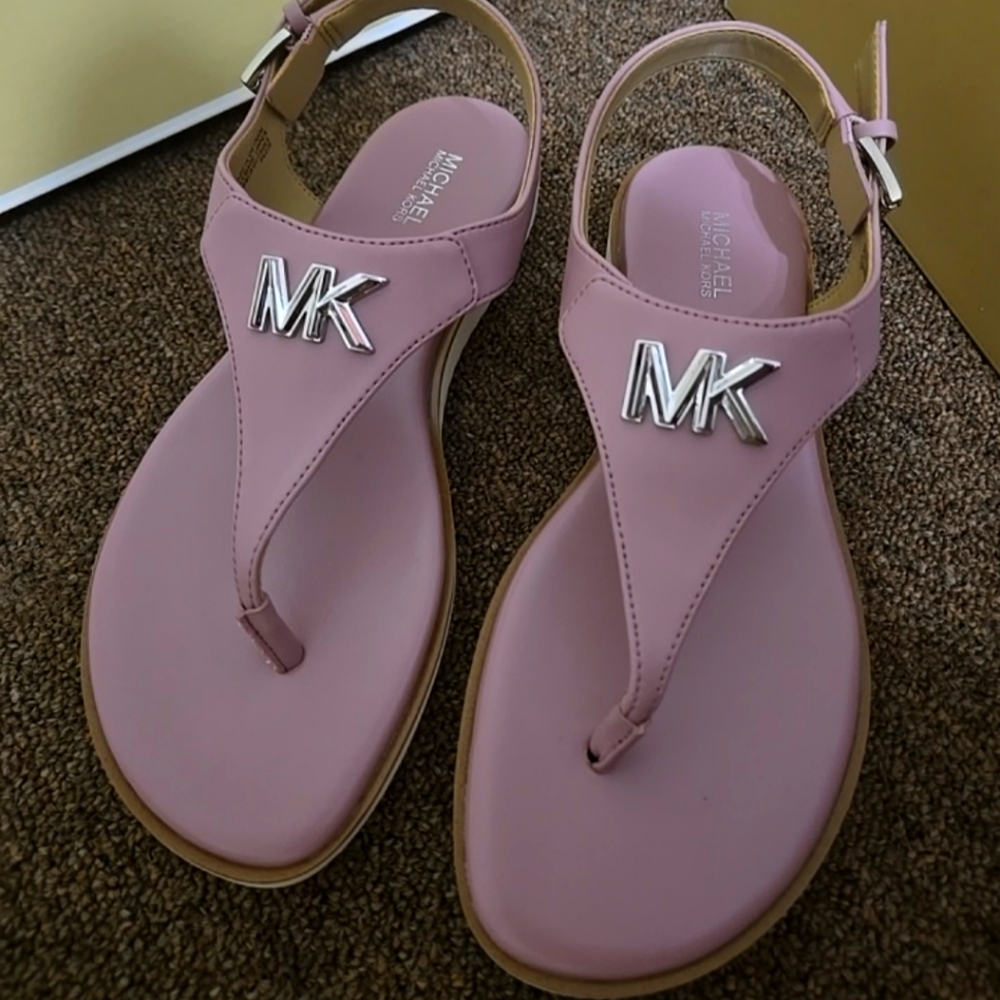 Michael Kors Jilly Flat Sandal size 7